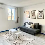 Du Bourg Апартаменты *